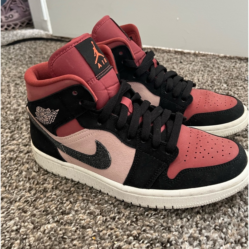 Woman’s Air Jordan 1 Mid  ‘Canyon Rust’